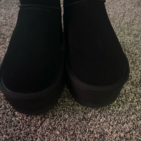 UGG Women's Classic Mini Black Platform Boots - Picture 10 of 16